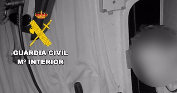 Robo en un pesquero en el puerto de Motril (GUARDIA CIVIL) Robo en un pesquero en el puerto de Motril (GUARDIA CIVIL)