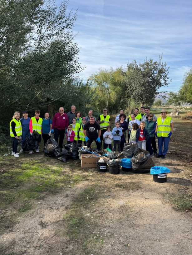 Jornada de limpieza en la ribera del río Genil (AYTO. HUÉTOR TÁJAR) Jornada de limpieza en la ribera del río Genil (AYTO. HUÉTOR TÁJAR)