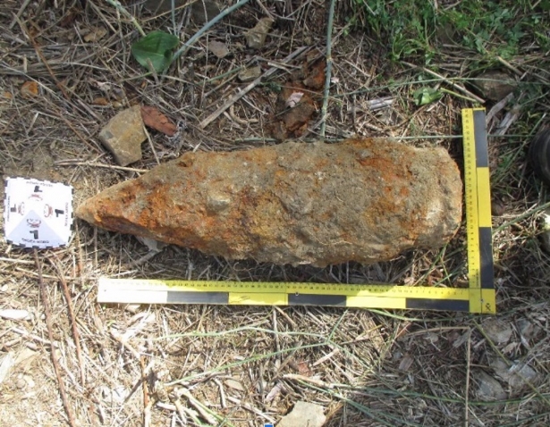 Proyectil explosionado de forma controlada tras ser hallado en La Herradura (GUARDIA CIVIL)