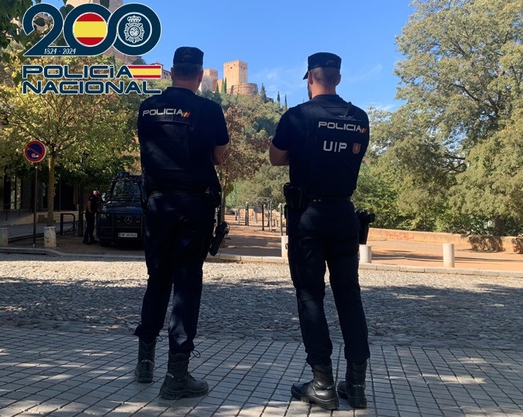 Agentes de la Policía Nacional (POLICÍA NACIONAL)
