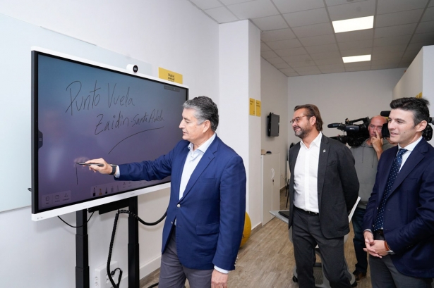 Inauguración del Punto Vuela (JUNTA)