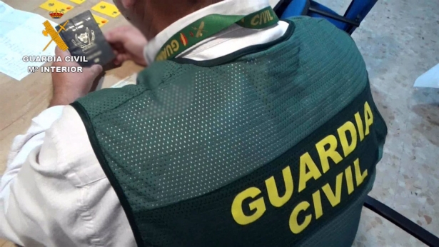 Agente de la Guardia Civil, en imagen de archivo (GUARDIA CIVIL DE GRANADA) Agente de la Guardia Civil, en imagen de archivo (GUARDIA CIVIL DE GRANADA)