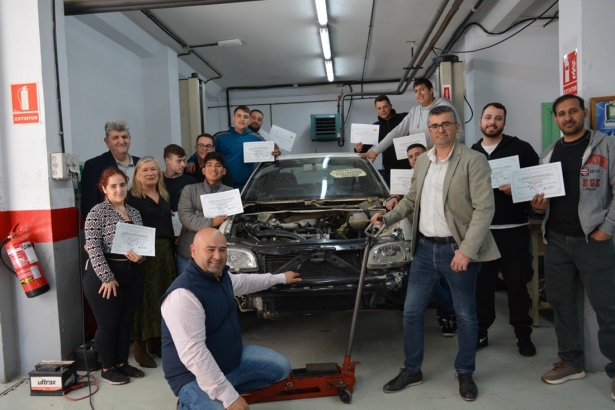 Visita al Centro Público de FPE Cartuja )JUNTA) Visita al Centro Público de FPE Cartuja )JUNTA)