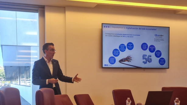 Joaquín Segovia durante su presentación. (CÁMARA GRANADA) Joaquín Segovia durante su presentación. (CÁMARA GRANADA)