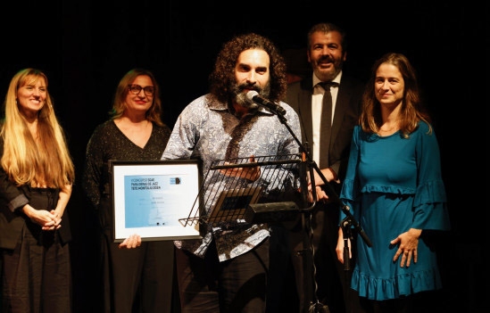 Julián Sánchez recoge el premio Julián Sánchez, al recoger su galardón en Sevilla (©J.A. DE LAMADRID / FUNDACIÓN SGAE)
