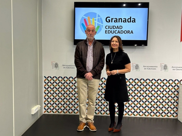 La concejal de Educación de Granada, Encarnación González, ha participado en la presentación de las actividades del Día Internacional de Flamenco (AYUNTAMIENTO)