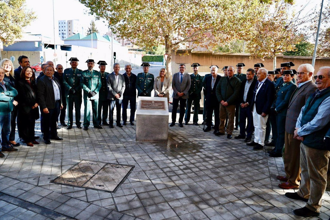 Glorieta dedicada a la Guardia Civil en el entorno de la Comandancia de Granada (AYUNTAMIENTO)