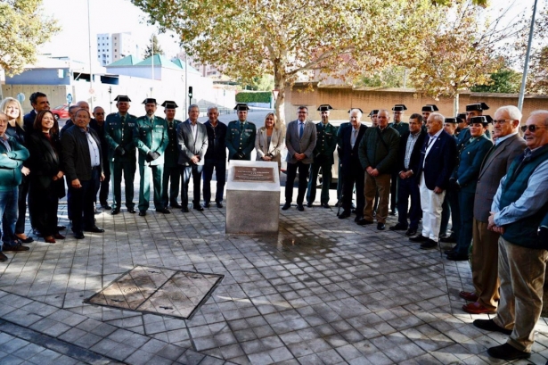 Glorieta dedicada a la Guardia Civil en el entorno de la Comandancia de Granada (AYUNTAMIENTO)