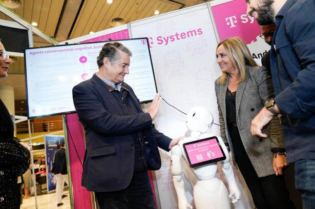 Antonio Sanz y Marifrán Carazo (JUNTA)