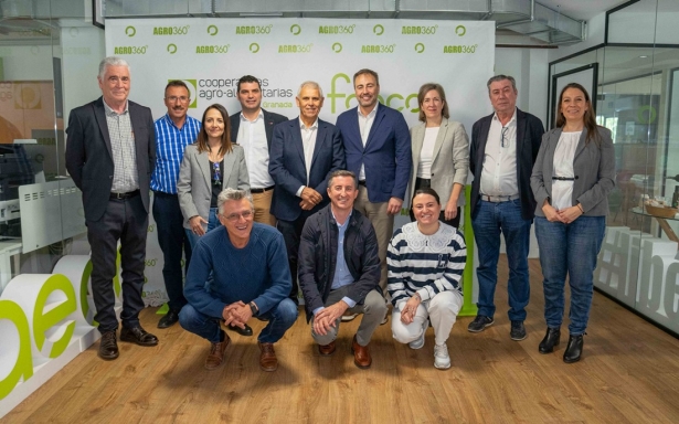 Foto de familia tras la reunión (FAECA)