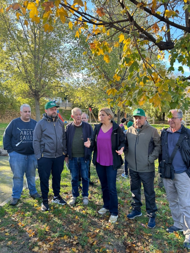 Plantación de árboles en el Parque de El Farge (AYTO. GRANADA)