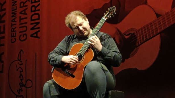 El guitarrista ruso-germano, Igor Klokv (AYTO. ALMUÑÉCAR) El guitarrista ruso-germano, Igor Klokv (AYTO. ALMUÑÉCAR)