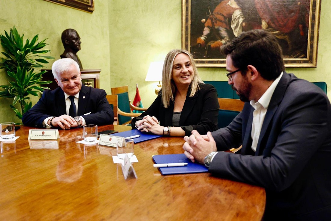 Firma del convenio (AYTO. GRANADA)