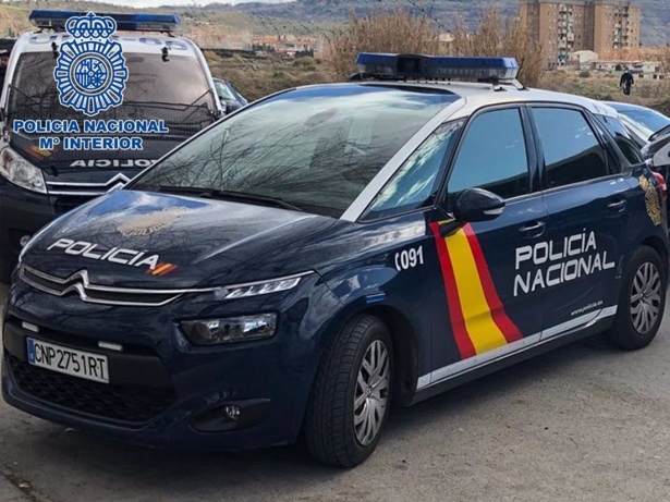 Vehículo de Policía Nacional (POLICÍA NACIONAL) Vehículo de Policía Nacional (POLICÍA NACIONAL)