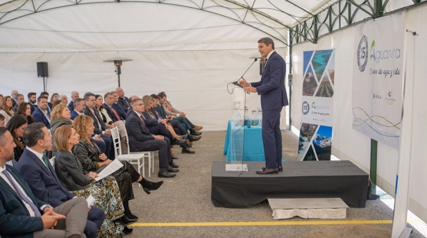El delegado del Gobierno en Andalucía, Pedro Fernández, interviene en el acto de 25º aniversario de Aguasvira (DELEGACIÓN DEL GOBIERNO EN ANDALUCÍA) El delegado del Gobierno en Andalucía, Pedro Fernández, interviene en el acto de 25º aniversario de Aguasvira (DELEGACIÓN DEL GOBIERNO EN ANDALUCÍA)