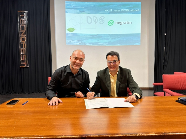 Firma del convenio (GRUPO NEGRATIN) Firma del convenio (GRUPO NEGRATIN)