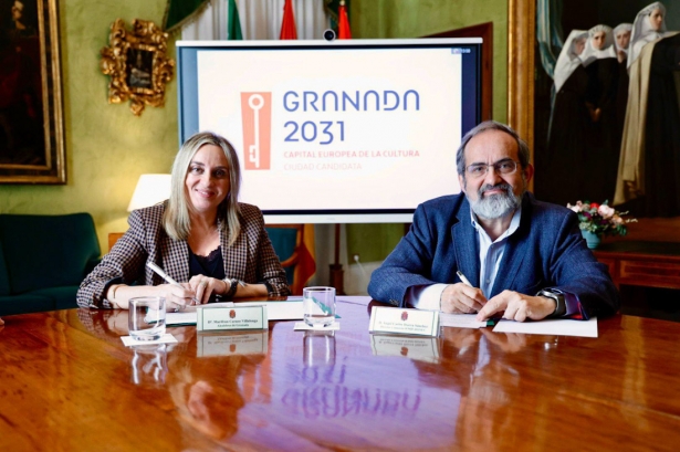 Firma de la adhesión (AYTO. GRANADA)