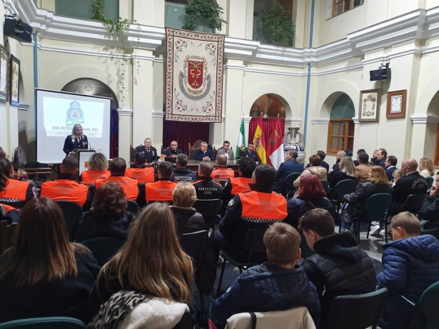Acto del Día del Voluntariado, con la entrega de distinciones, de la Agrupación Protección Civil de Guadix (AYTO.DE GUADIX)