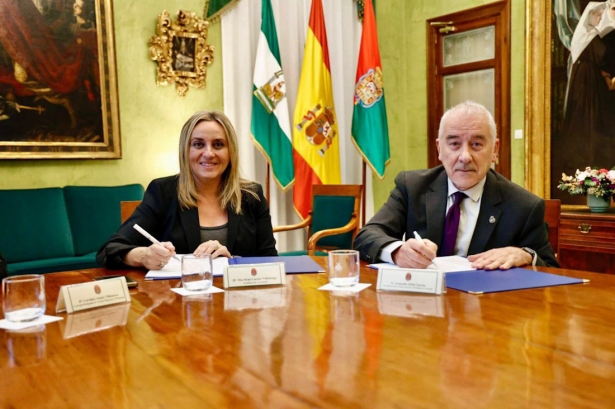 Firma del convenio de colaboración (AYTO. GRANADA)