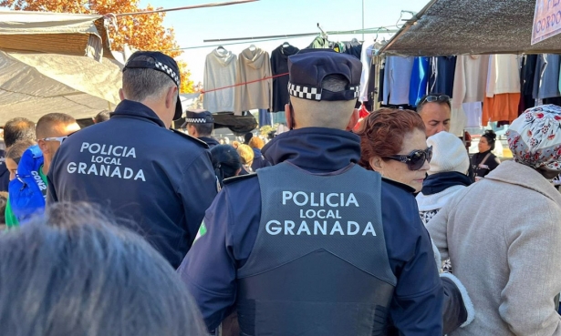 Agentes de la Policía Local de Granada en imagen de archivo (EUROPA PRESS)