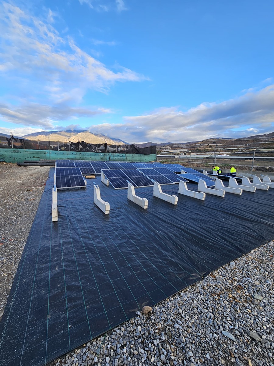 03 Intalación de placas fotovoltaicas en EDAR Castell de Ferro (MANCOMUNIDAD)