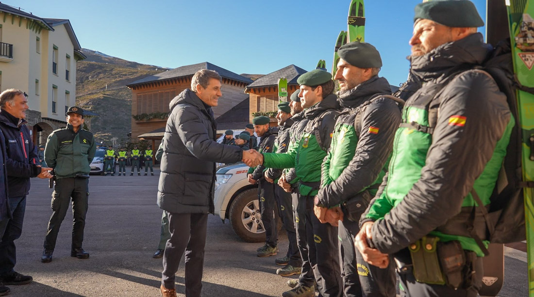 Visita a los efectivos de la Guardia civil en Sierra Nevada (SUBDELEGACIÓN)