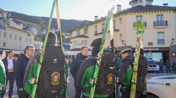 Visita a los efectivos de la Guardia civil en Sierra Nevada (SUBDELEGACIÓN)
