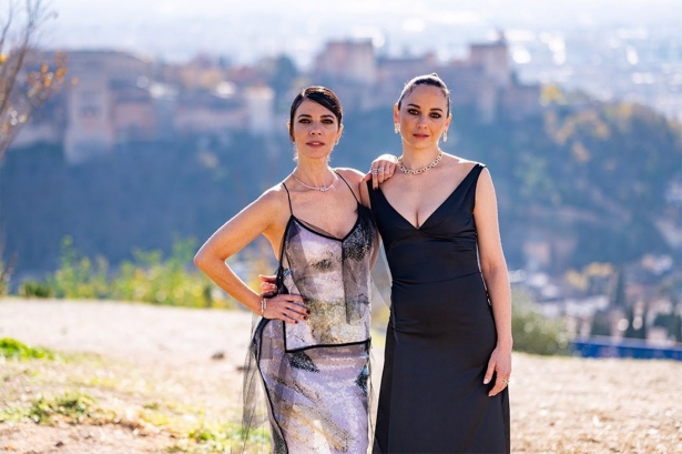 Maribel Verdú y Leonor Watling recorren Granada camino a los Premios Goya en la pieza promocional de la gala (ACADEMIA DE CINE) Maribel Verdú y Leonor Watling recorren Granada camino a los Premios Goya en la pieza promocional de la gala (ACADEMIA DE CINE)