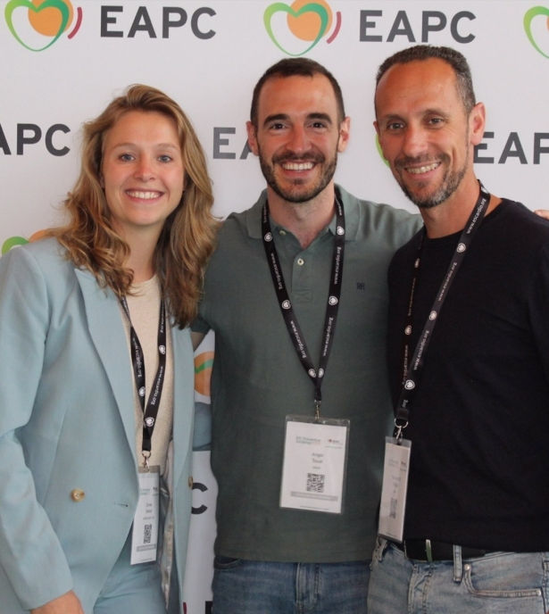 Expertos participantes en el estudio con el catedrático de la UGR Francisco B. Ortega, a la derecha en la imagen (UGR) Expertos participantes en el estudio con el catedrático de la UGR Francisco B. Ortega, a la derecha en la imagen (UGR)