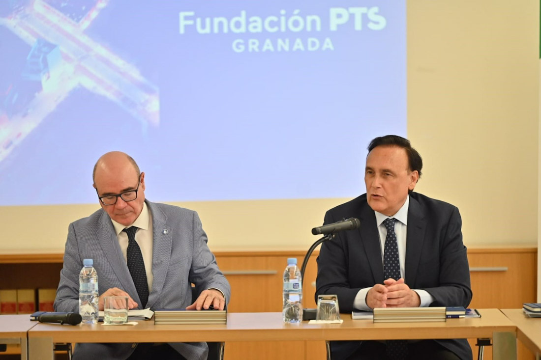 El rector de la UGR, Pedro Mercado, y el consejero de Universidad, José Carlos Gómez Villamandos (JUNTA)