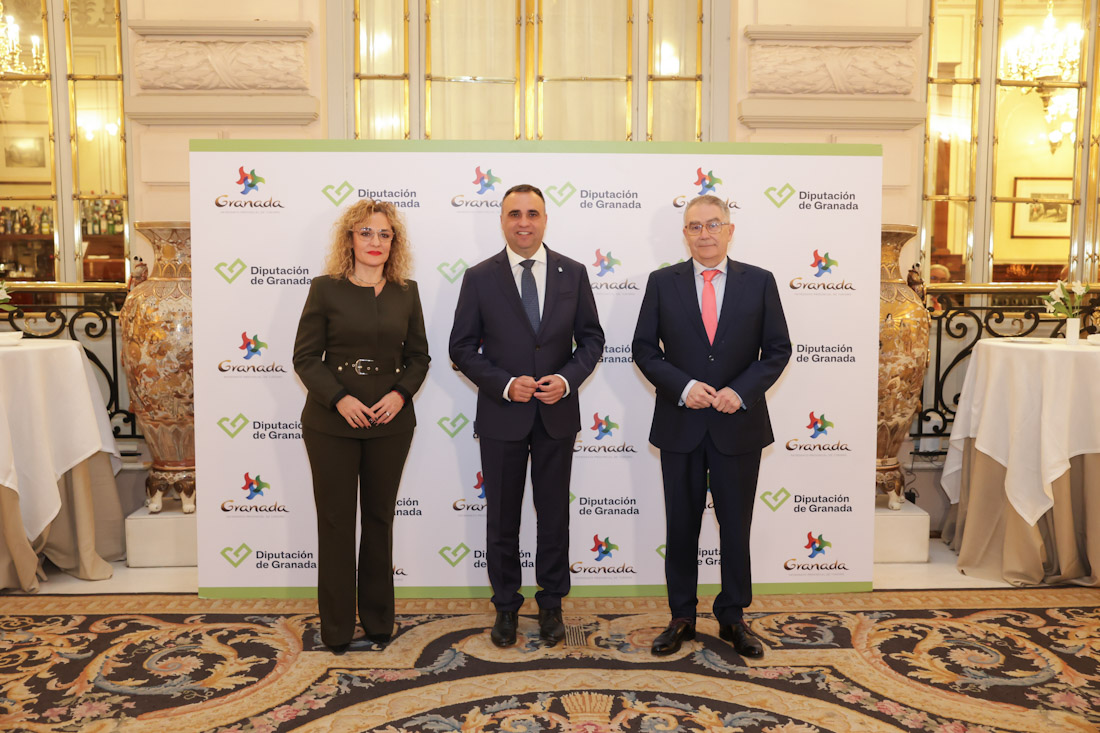 Presentación de `Tofos los caminos llevan a Granada` (DIPGRA)