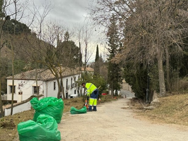 Tareas de limpieza (AYTO. GRANADA)