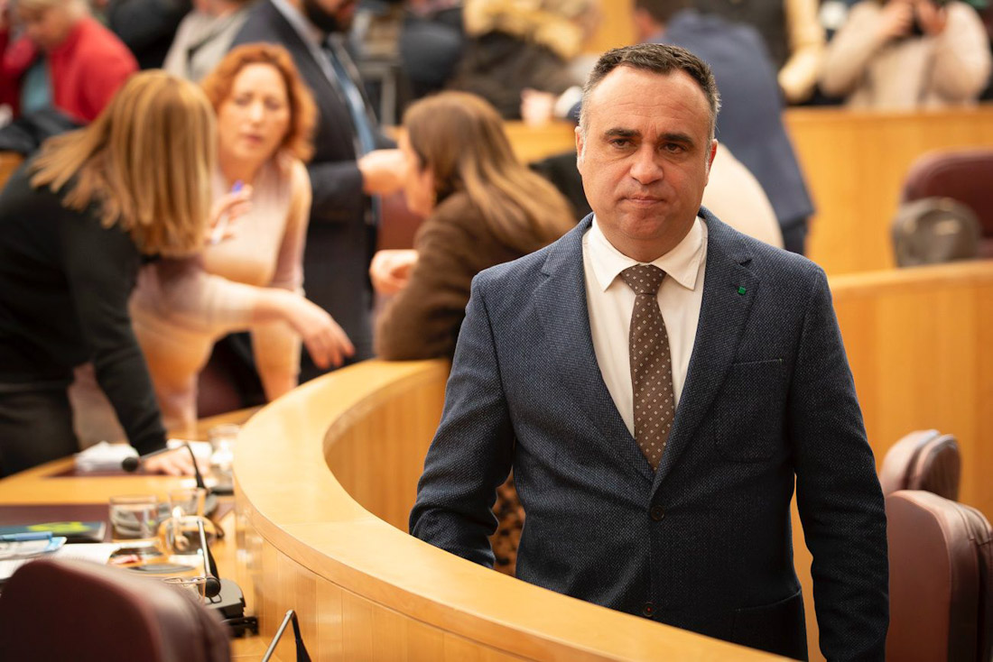 Francis Rodríguez en l Pleno de Diputación (ANTONIO L. JUÁREZ)