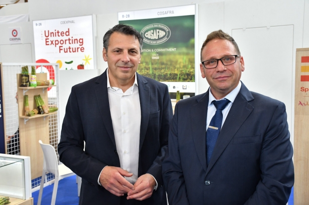 Representantes de Cosafra en Fruit Logística (FAECA) Representantes de Cosafra en Fruit Logística (FAECA)