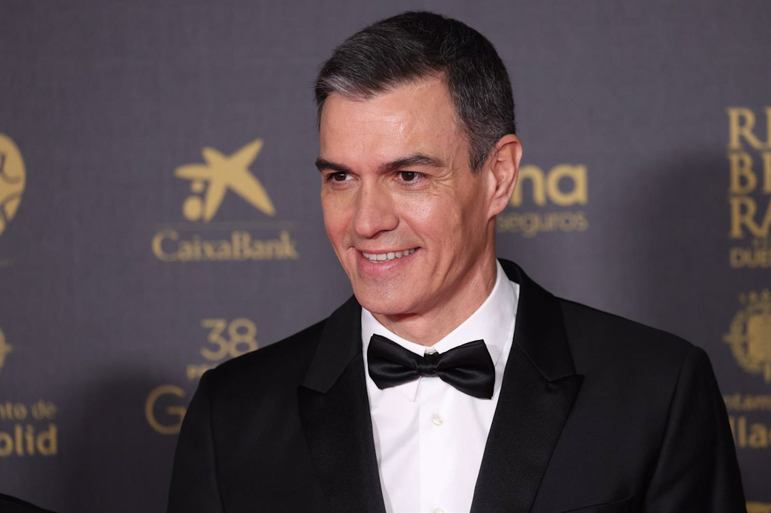 Imagen de archivo del presidente del Gobierno, Pedro Sánchez, posa en la alfombra rosa previa a la gala de la 38 edición de los Premios Goya (RAÚL TERREL/ EUROPA PRESS)