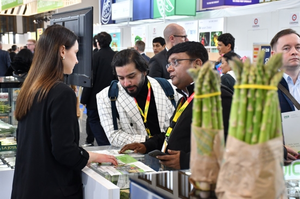 Cooperativas granadinas en Fruit Logística (FAECA)