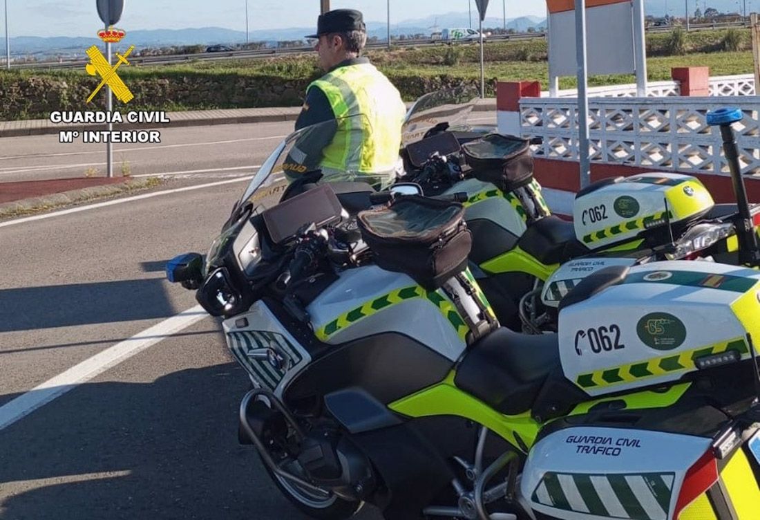 Agente de la Guardia Civil de Tráfico. Archivo (GUARDIA CIVIL)