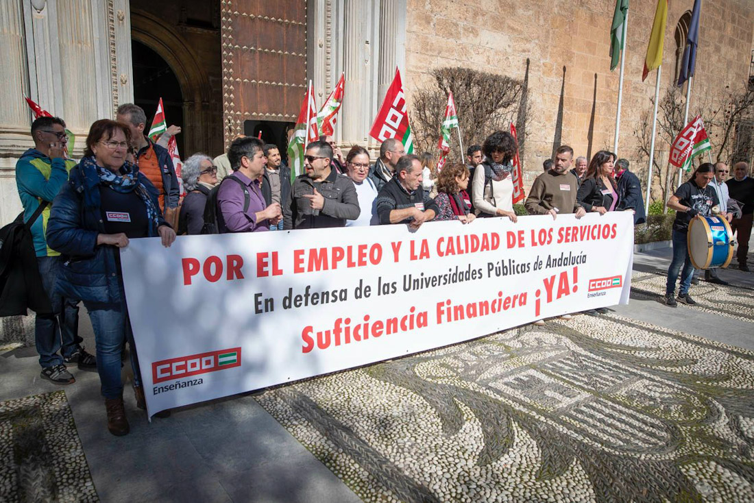 Concentración en el Hospital Real (ANTONIO L. JUÁREZ)