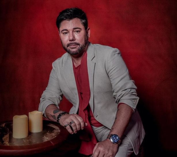 El cantante Miguel Poveda posa para Europa Press (RICARDO RUBIO - EUROPA PRESS)