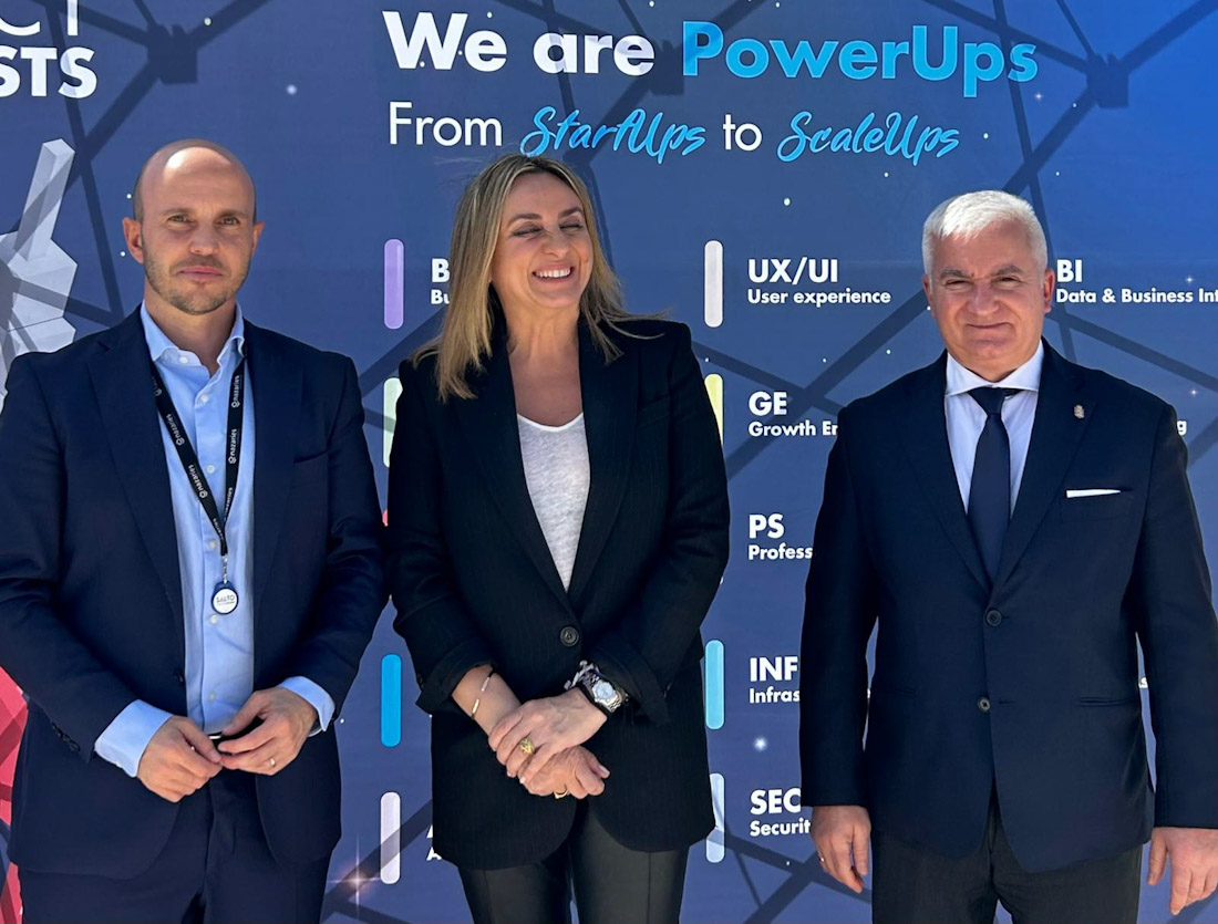 Visita de la alcaldesa a Nazaríes Intelligentia (NAZARÍES)