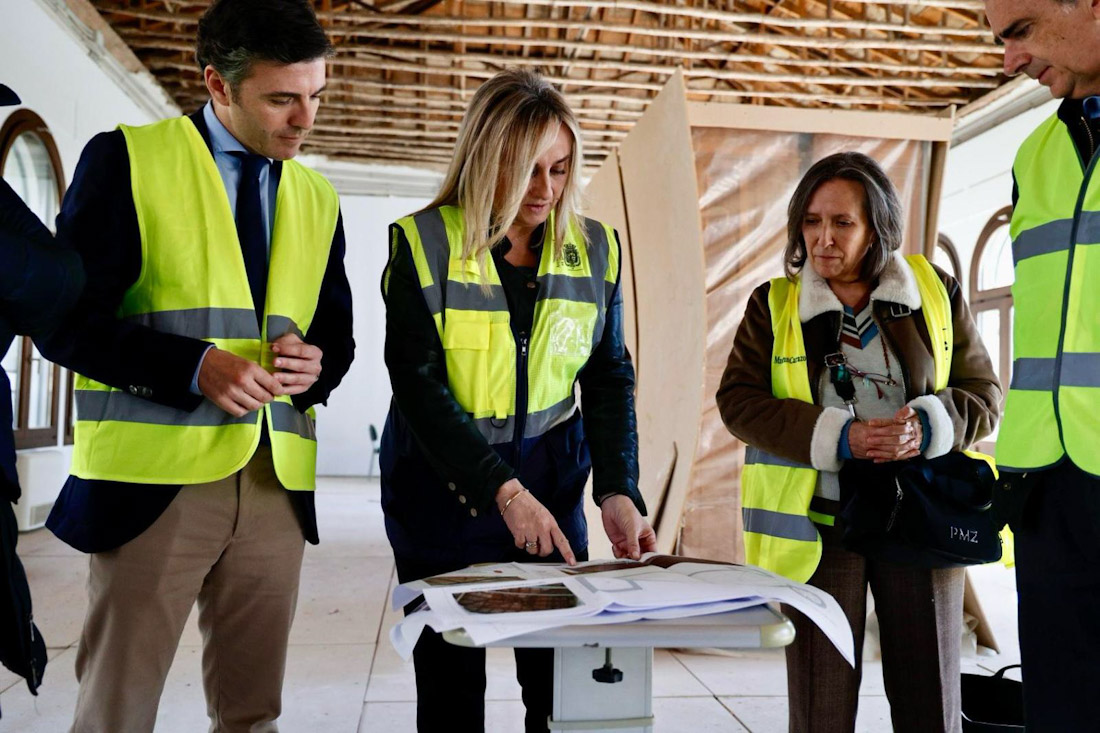 Visita a la Biblioteca del Salón (AYTO. GRANADA)