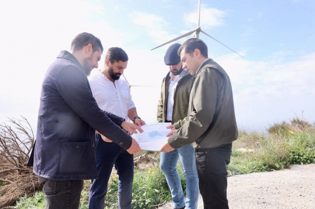 Visita de Vox a la zona donde se desarrollaría el parque eólico marino (VOX)