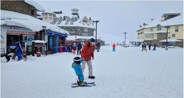 Usuarios en la estación de esquí de Sierra Nevada, en una imagen de archivo (CETURSA SIERRA NEVADA)