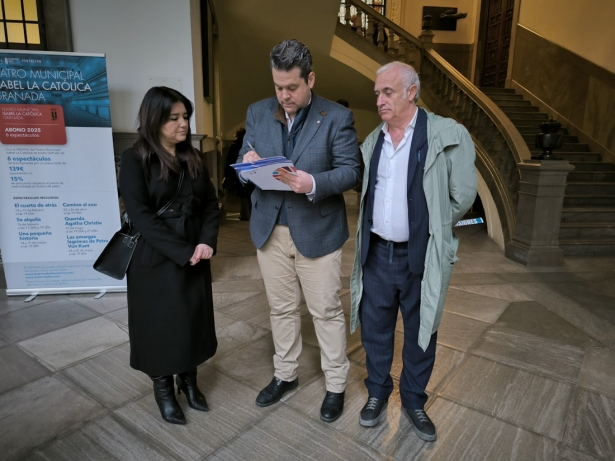 Entrega de las firmas (AYTO. MARACENA)