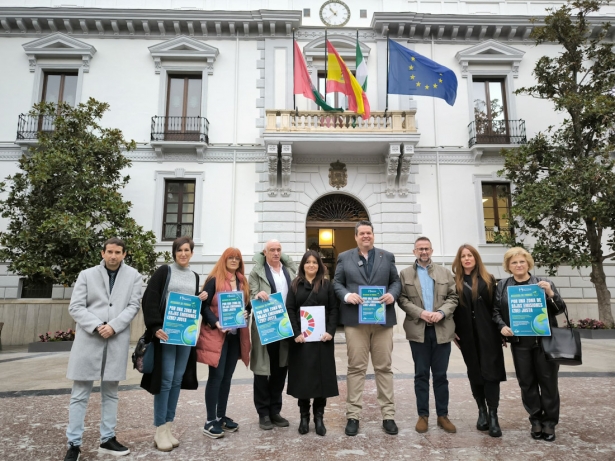 Entrega de las firmas (AYTO. MARACENA)