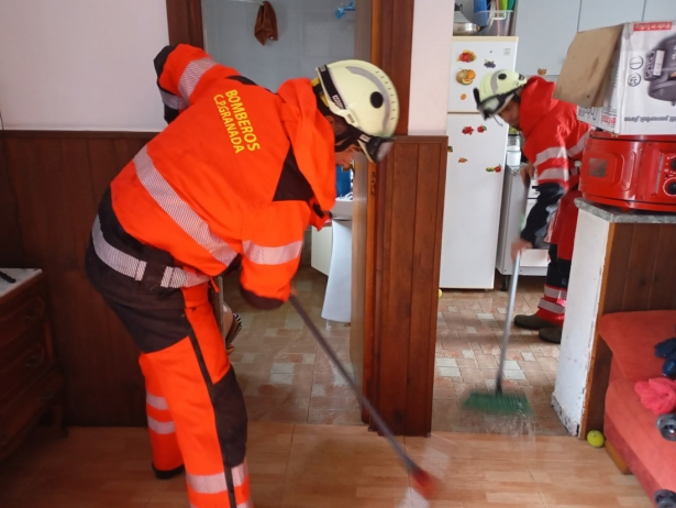 Intervención de los bomberos (AYTO. ALMUÑÉCAR)