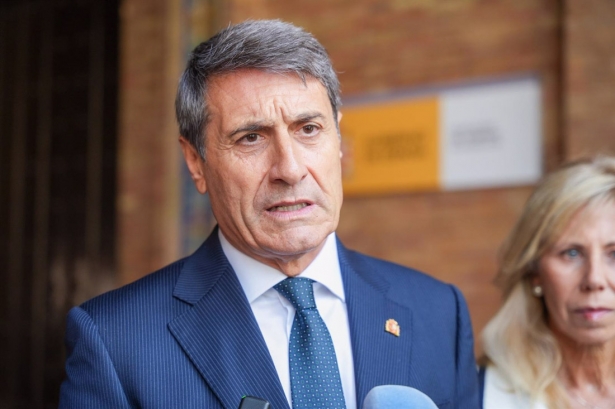 El delegado de Gobierno en Andalucía, Pedro Fernández, atiende a los medios de comunicación (FRANCISCO J. OLMO - EUROPA PRESS ) El delegado de Gobierno en Andalucía, Pedro Fernández, atiende a los medios de comunicación (FRANCISCO J. OLMO - EUROPA PRESS )