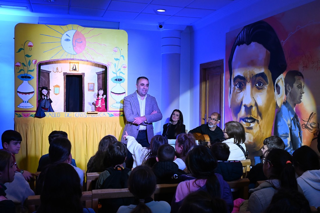 Visita de escolares a la casa Natal de Lorca (DIPGRA)