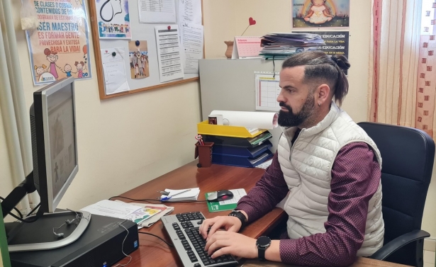 El portavoz de IU en Huétor Vega , Jesús Fernández Martín (IU)