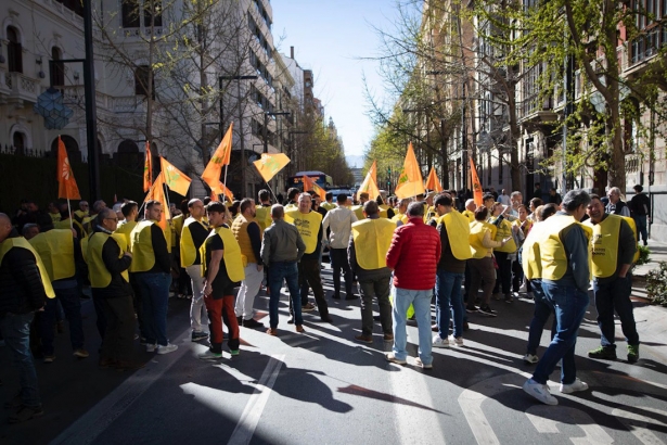 Protesta de agricultores ante Subdelegación (ANTONIO L. JUÁREZ)